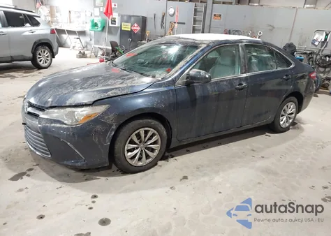 2015 Toyota Camry Le z USA, uszkodzony, nr VIN 4T4BF1FK5FR469075